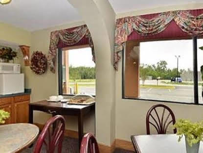 Super 8 By Wyndham Moss Point Motel Exterior photo
